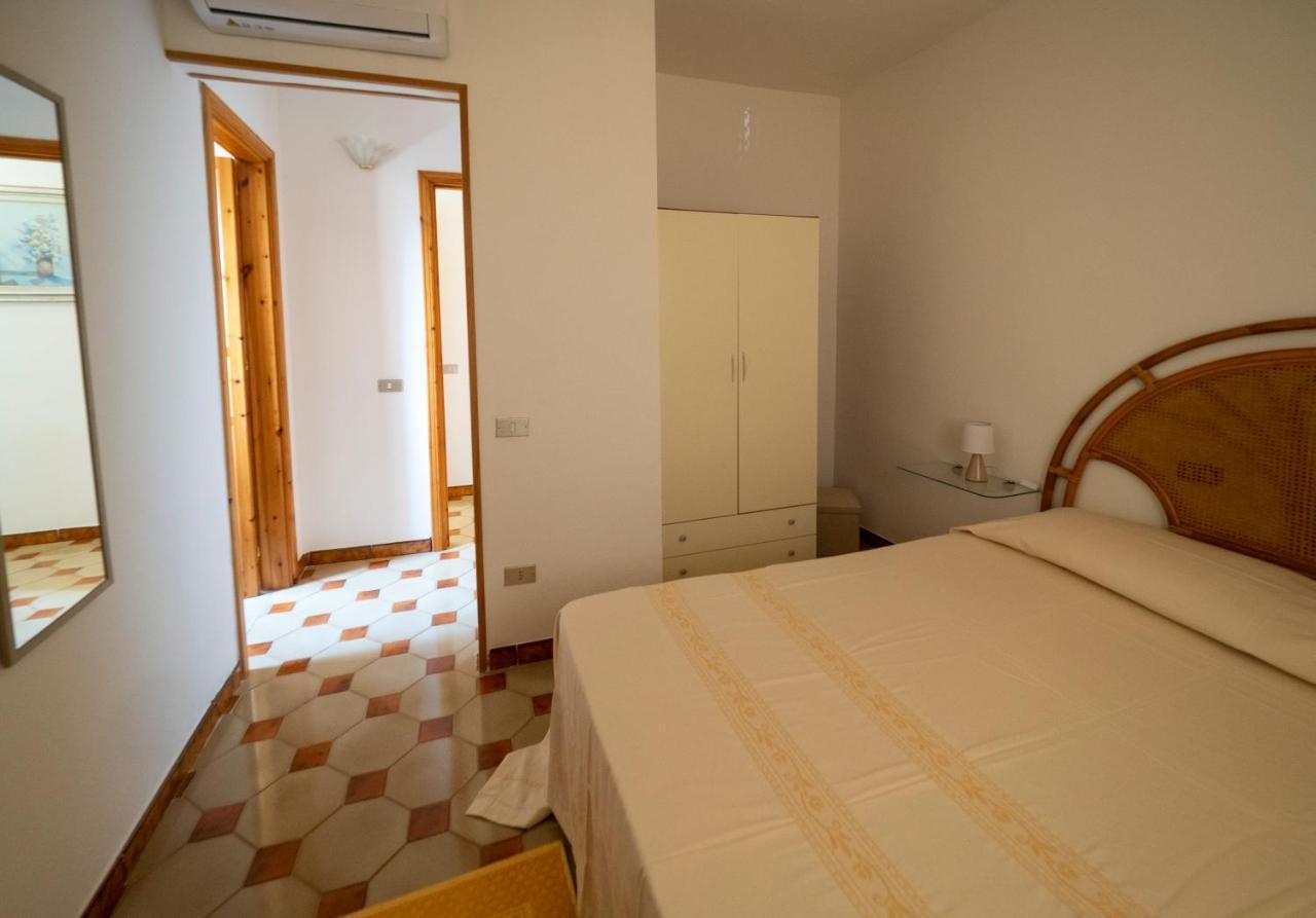 B&B Da Laura San Teodoro San Teodoro  Eksteriør bilde