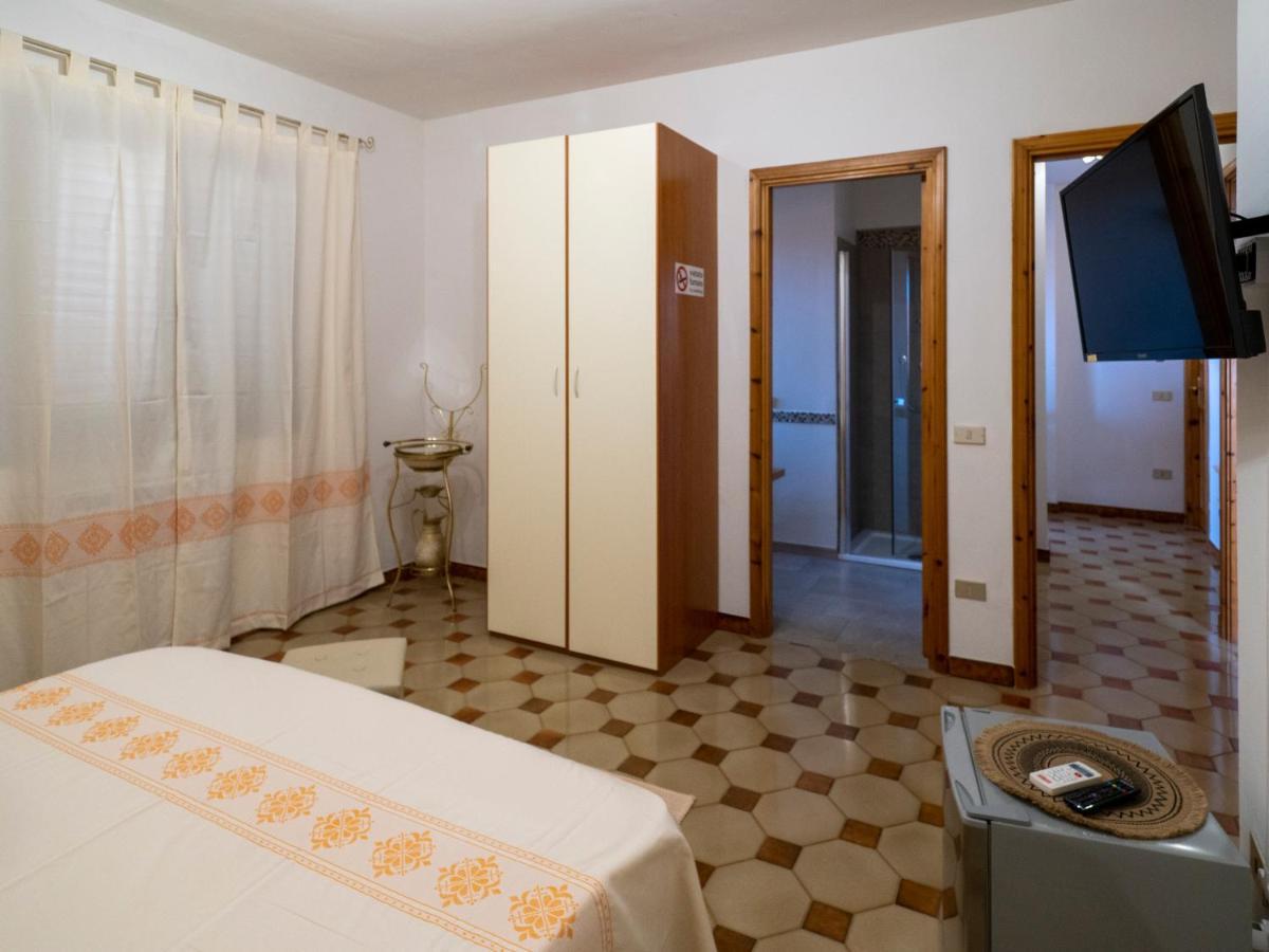 B&B Da Laura San Teodoro San Teodoro  Eksteriør bilde