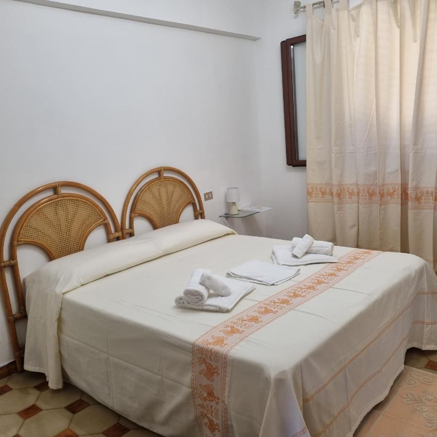 B&B Da Laura San Teodoro San Teodoro  Eksteriør bilde